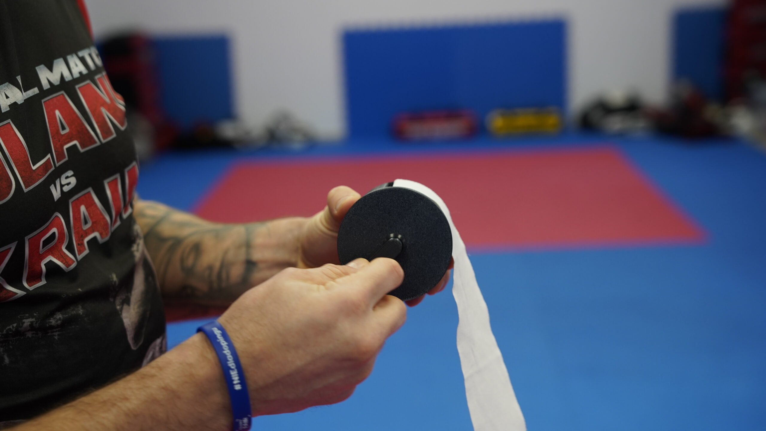 Urządzenie do zwijania owijek bokserskich WRAPIE Basic